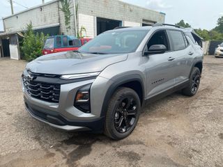 2026 Chevrolet Equinox FWD LT - Exterior Front Left Corner Image
